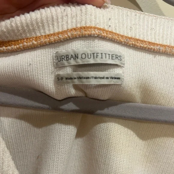 Urban Outfitters Sweater Top - Picture 2 of 2